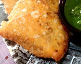 A picture of step 5 of Indian Punjabi Samosa.
