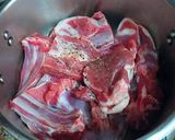 Foto del paso 2 de la receta: Costillar de cordero con piña, orejones y ciruelas pasas