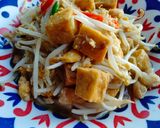 รูปขั้นตอนการทำที่ 2 ของ ผัดถั่วงอกเต้าหู้ไก่