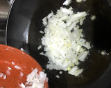 Foto del paso 5 de la receta: Crepes rellenos de picada de pescado y marisco con salsa al cava