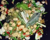Foto langkah ke 7 dari resep Oseng Kikil tauco.