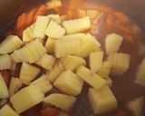 Sajtos tejfölös krumplifőzelék sült kolbásszal (rántásmentes és habarásmentes) recept fázis 2 fotója