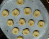 Foto del paso 1 de la receta: Pepas de dulce de leche y coco 👌🥥 (masa frola reciclada jeje)