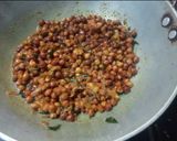 "चना करी" (chana curry recipe in marathi) रेसिपी स्टेप 3 फोटो 