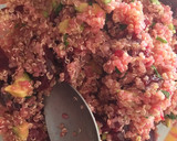 Foto del paso 4 de la receta: Ensalada de quinoa con remolacha encurtida, pasas y aguacate