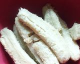 Foto langkah ke 1 dari resep Donat Pisang Wijen Isi Coklat.