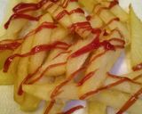 صورة لخطوة 3 من وصفة بطاطس مقرمشة بالكاتشب🍟😋❤️