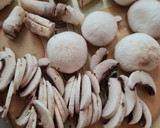 Foto del paso 1 de la receta: Fideos coditos (gomiti 🇮🇹) con salsa de hongos champignones blancos 🍄
