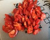 Une image de l'étape 4 de Courgettes bicolores et tomates à l'ail, basilic et persil.