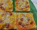 Foto langkah ke 3 dari resep Roti Tawar Pizza Teflon Simple.