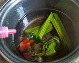 Foto langkah ke 2 dari resep Sirup Cocopandan Homemade.