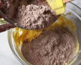 Foto langkah ke 3 dari resep Kue Semprit Coklat.
