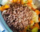 Foto del paso 4 de la receta: GUISO DE LENTEJONES CON VERDURAS 🍵🧅🫑🥕🥬🥔🍠🍵
