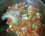 Foto langkah ke 5 dari resep Sop ayam daun jeruk.