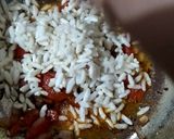 A picture of step 4 of Murmura pulao.