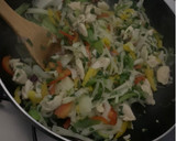 Foto del paso 2 de la receta: Papa rellena de verduras y pollo