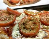 A picture of step 4 of Pizza Topping "My Way Caprese".