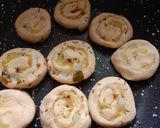 A picture of step 5 of Potato rolls.