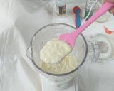 A picture of step 2 of Homemade Mayonnaise.