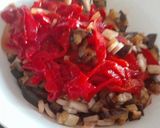 Foto del paso 2 de la receta Ensalada de ñoquis con berenjenas y pimientos rojos