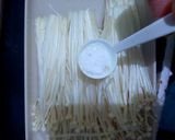 Foto langkah ke 2 dari resep Jamur Enoki Crispy.