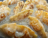 Foto del paso 4 de la receta: Gyozas de gambón