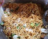 Foto langkah ke 9 dari resep Mie Biasa, Jadi Luar Biasa | Mie Goreng Bumbu Racik.