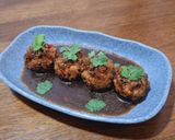 Foto langkah ke 5 dari resep Menu Resto di Rumah: Stuffed Shiitake Mushrooms Saus Teriyaki Lada Hitam.