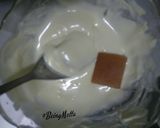 A picture of step 2 of Homemade white chocolates.