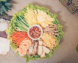 Hình bước làm 4 của món Gỏi cuốn thập cẩm