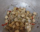 Foto langkah ke 5 dari resep Tumis Tahu Tauge Saus Tiram.