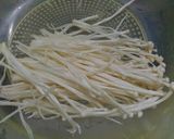 Foto langkah ke 1 dari resep Enoki crispy.