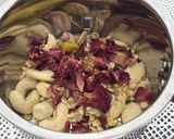 A picture of step 4 of "Royal Kesariya Date Thandai (Sugar-Free Version)".