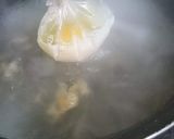 A picture of step 10 of #Sriracha_Ramen_Noodle #SoupWith#Finger_Fish_fry.