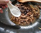 A picture of step 5 of Dry beef chilli.