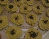 Foto langkah ke 3 dari resep Semprit Teflon 3 bahan #BikinRamadanBerkesan.