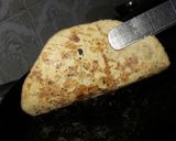 A picture of step 4 of Tandoori onion chapati without tandoor.
