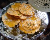 A picture of step 4 of Gehu methi puri.