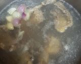 A picture of step 1 of Chicken corn soup.