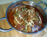 A picture of step 6 of Chicken Qorma.