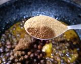 A picture of step 3 of Memoni Aloo Choley.