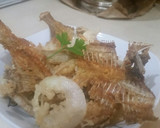 Foto del paso 9 de la receta: Gallo en tempura con su espina crujiente y aros de cebolla