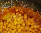 A picture of step 5 of Chana Masala Curry.