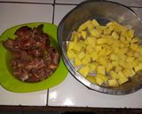 Foto langkah ke 1 dari resep Ati ampela+kentang & daun kemangi.