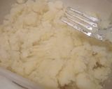 A picture of step 1 of Brown Bread Masala Potato Sandwich.