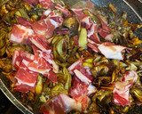 Foto del paso 4 de la receta: Alcachofas fritas con ajos y jamón ibérico