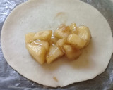 Foto del paso 5 de la receta: Empanaditas fritas de manzana 🍎🥟