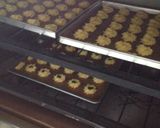 Foto langkah ke 4 dari resep Butter Cookies .