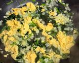 菠菜鮭魚蛋炒飯的食譜步驟3照片