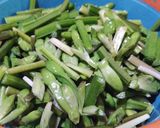 Foto langkah ke 1 dari resep Tumis genjer tauco sederhana.